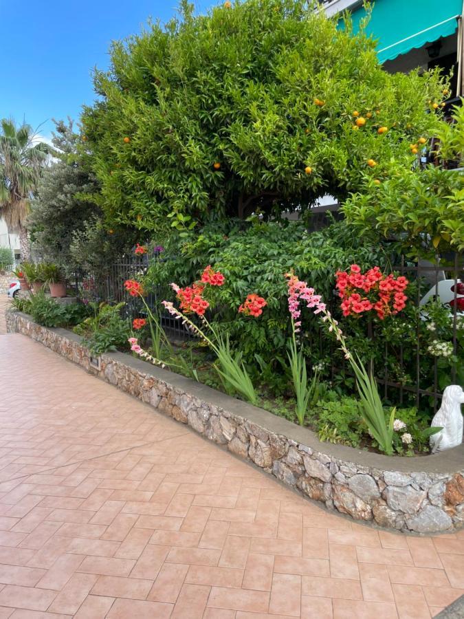 Apartment Aurora & Nicole Ideal Per Biker Con Terazza Vista Mare Parcheggio E Wi-Fi Gratuiti Pietra Ligure Εξωτερικό φωτογραφία
