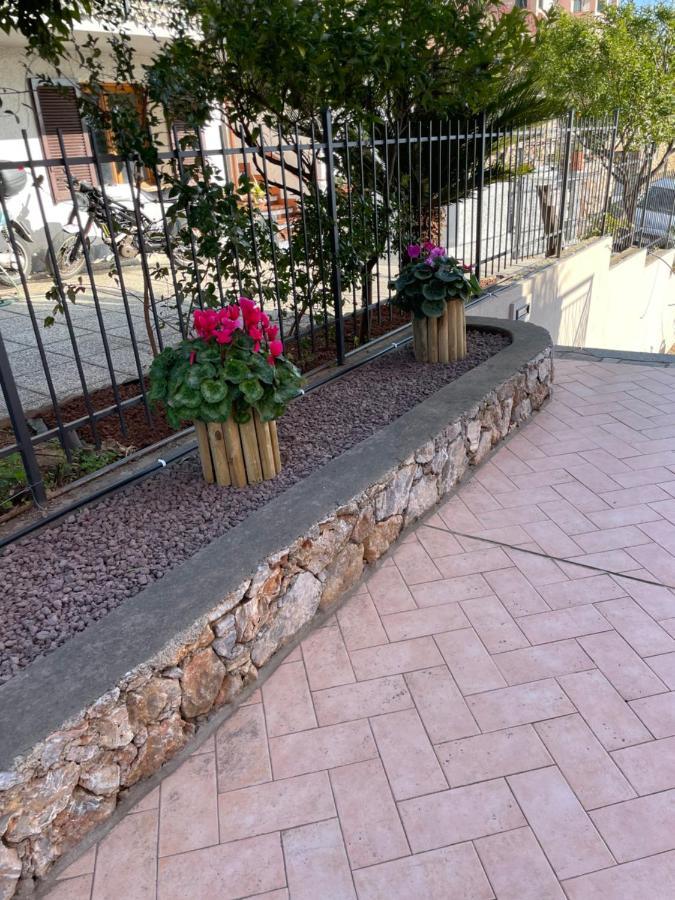 Apartment Aurora & Nicole Ideal Per Biker Con Terazza Vista Mare Parcheggio E Wi-Fi Gratuiti Pietra Ligure Εξωτερικό φωτογραφία