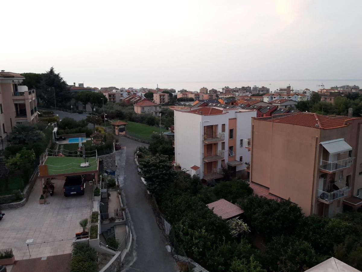Apartment Aurora & Nicole Ideal Per Biker Con Terazza Vista Mare Parcheggio E Wi-Fi Gratuiti Pietra Ligure Εξωτερικό φωτογραφία